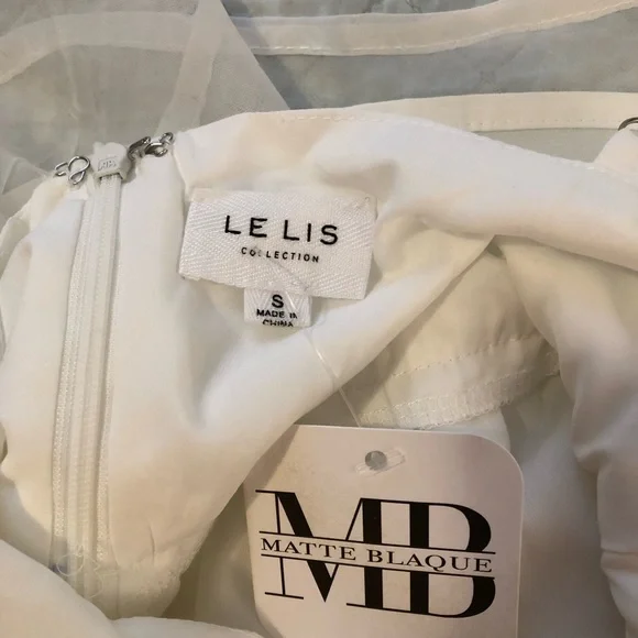 Le Lis white babydoll mini dress. Size small. NWT - Picture 9 of 10